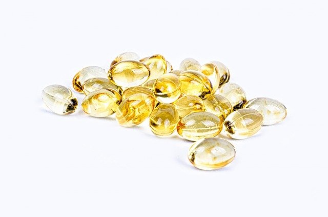 Vitamin-D Kapseln, oft als Kombipräparat mit K2 und/oder Omega-3